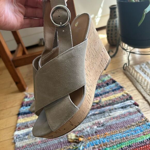 Franco Sarto Tan Wedge Sandals with Crossover Straps 9 - Picture 14 of 16